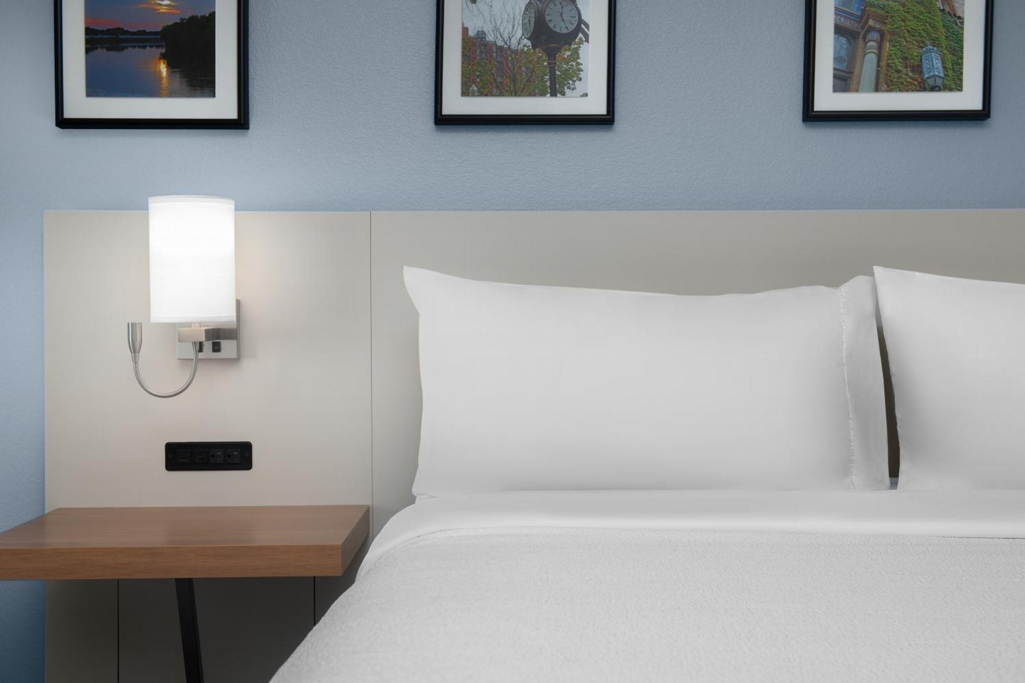 Hilton Garden Hotel 3*